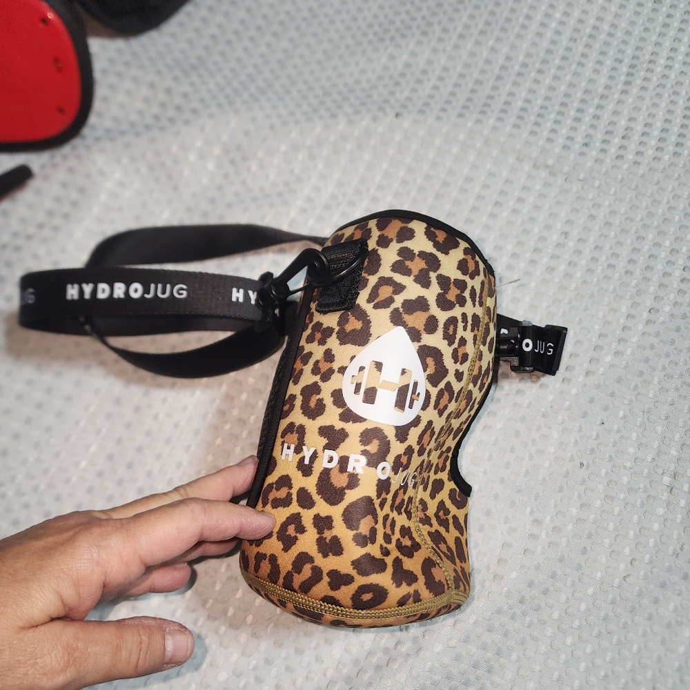 HYDROJUG EUC INSULATED SLEEVE LEOPARD CHEETAH WITH STRAP